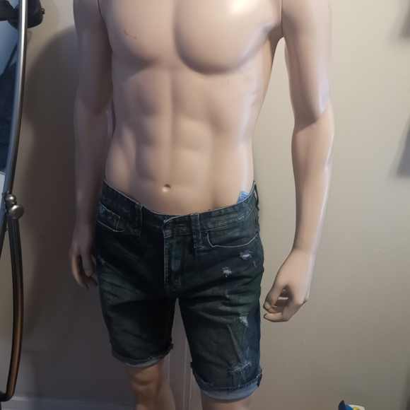 🆕Guess Slim Raw Edge Shorts Green Camo 29W - Picture 2 of 10